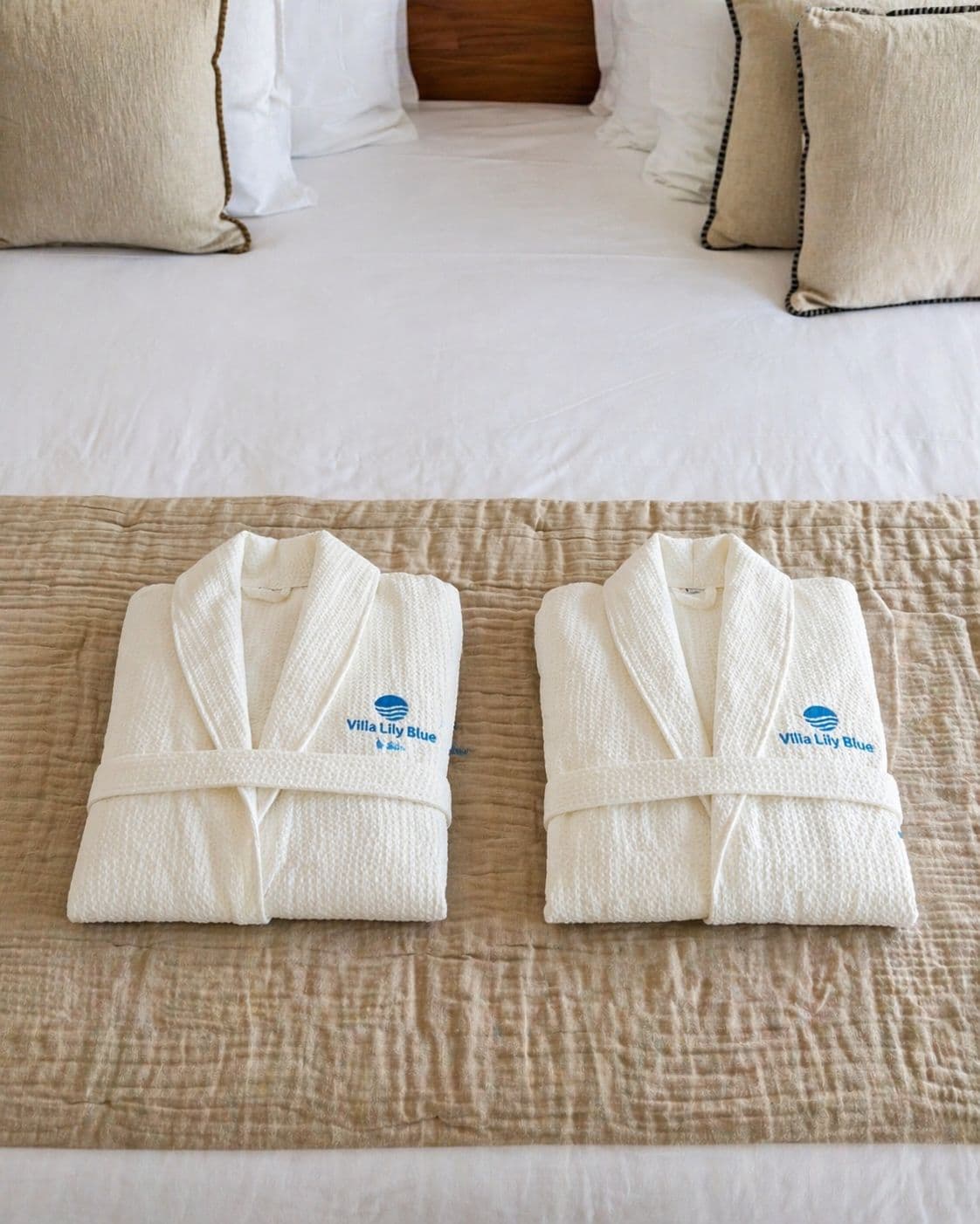 Villa Lily Blue embroidered bathrobes